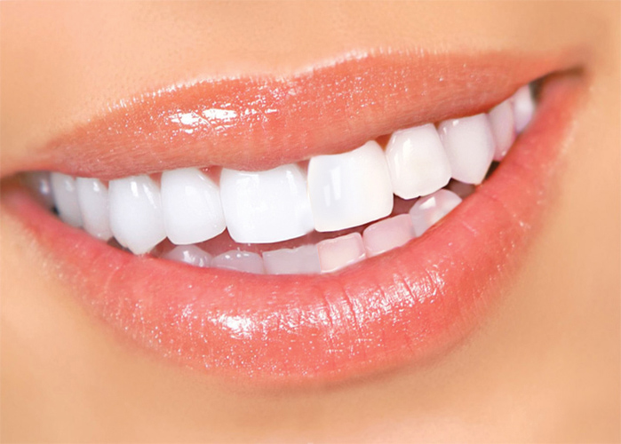 белые красивые зубы